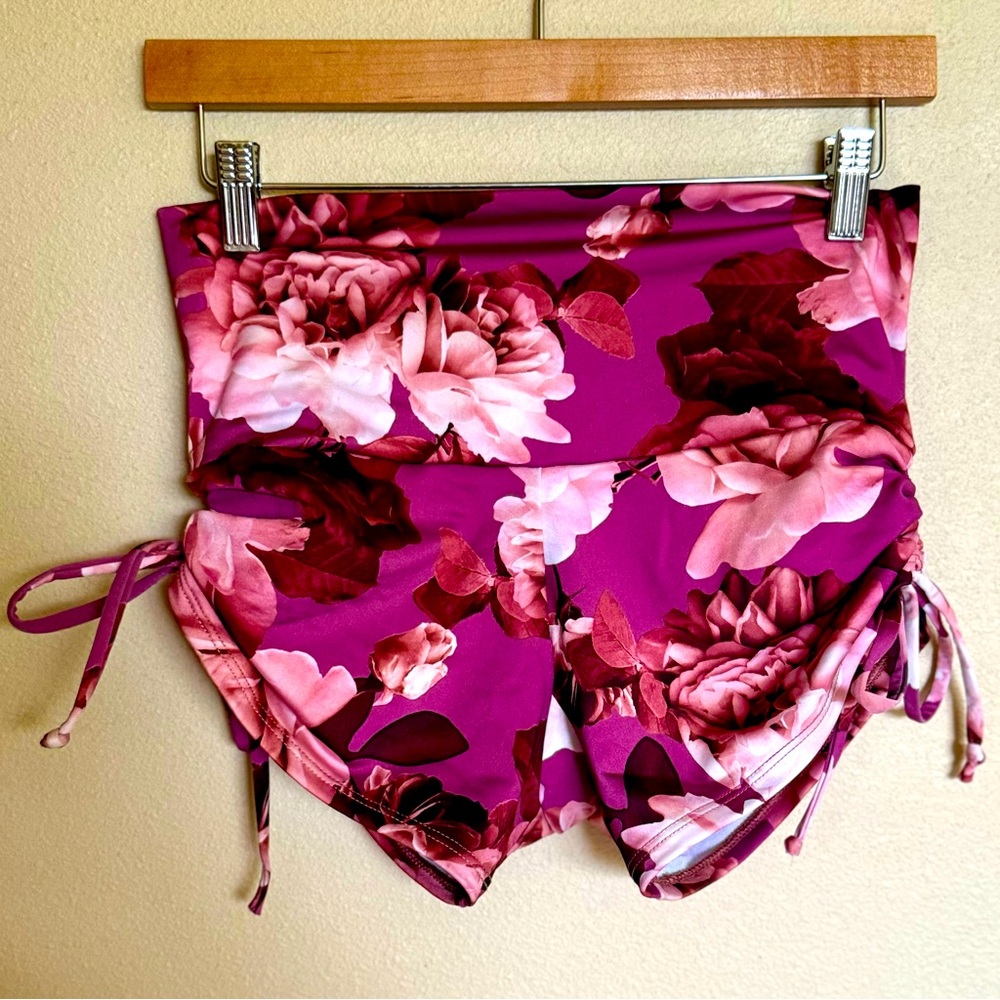 Onzie Shorts Adjustable Sides